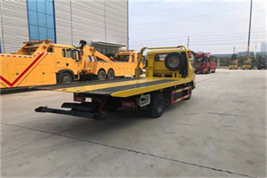 东港非事故拖车