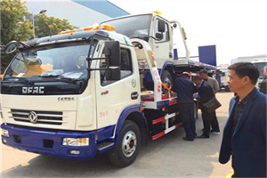 东港汽车道路救援拖车价格